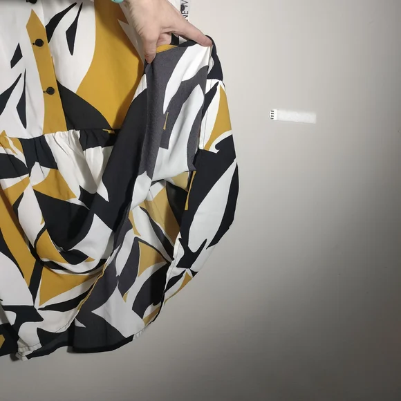 Women's Nine West Button Front Ruffle Hem Dress - Picture 5 of 7